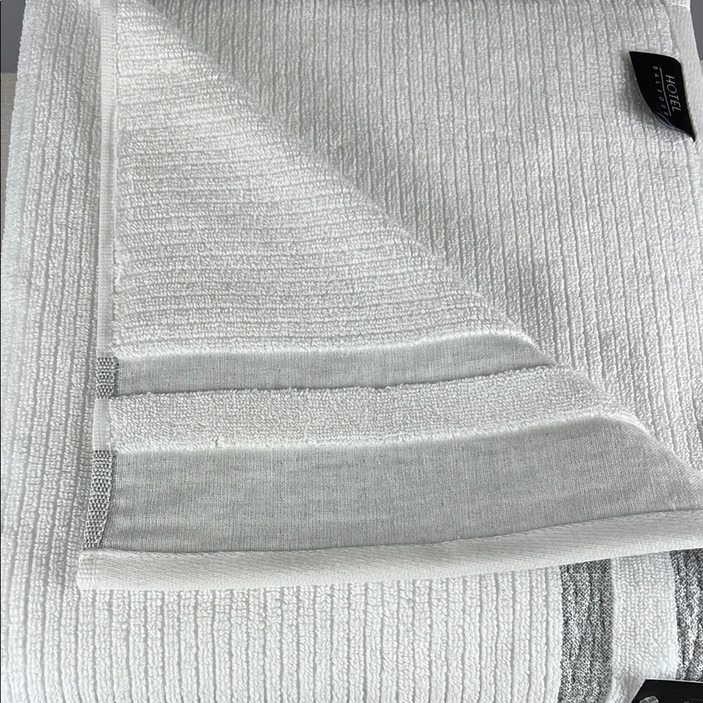 Hotel Balfour Bathroom Towel Set 4 Piece White Tan 100% Cotton 2 Bath 2 Hand NEW